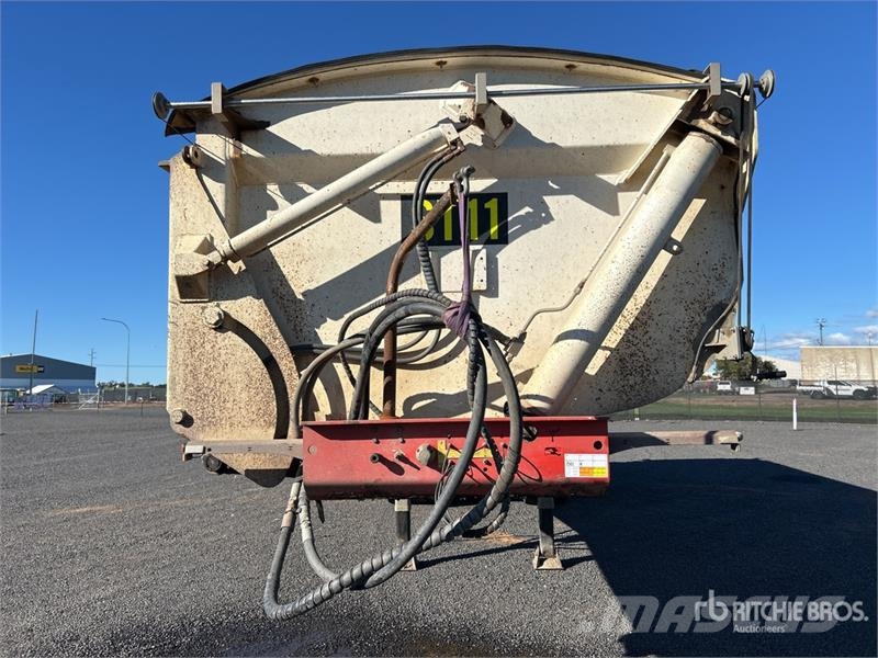 Roadwest 8.4 m Tri/A Side Dump Trailer Bañera