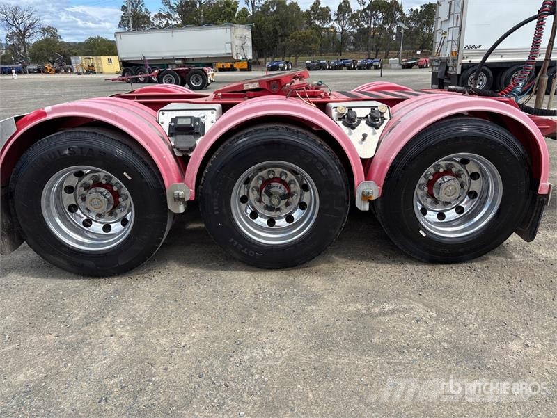 Robuk Trailers Tri/A Road Train Dolly ドリー