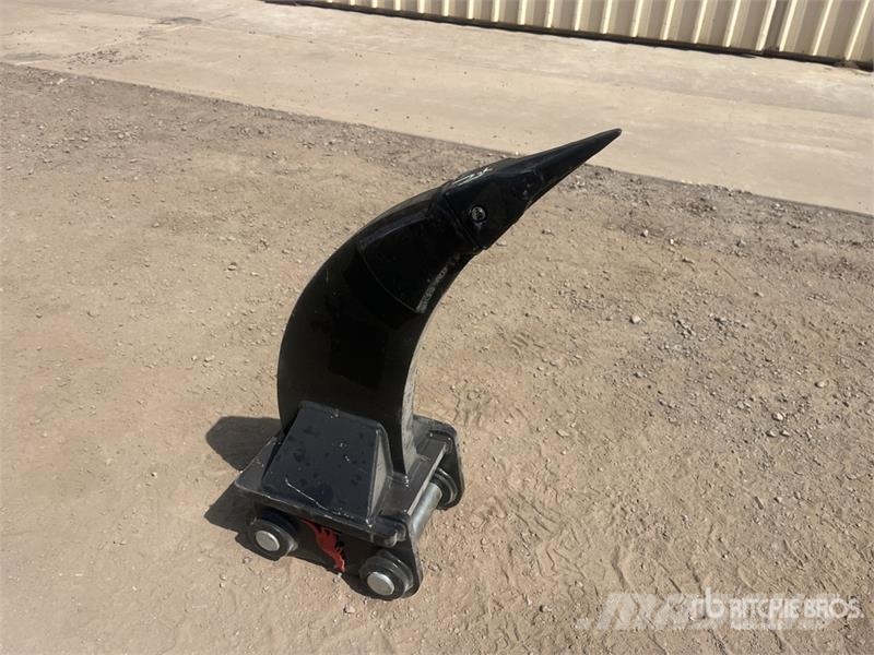 Roo Attachments 700 mm Q/C Excavator Ripper - Fits ZX3 Навесные рыхлители