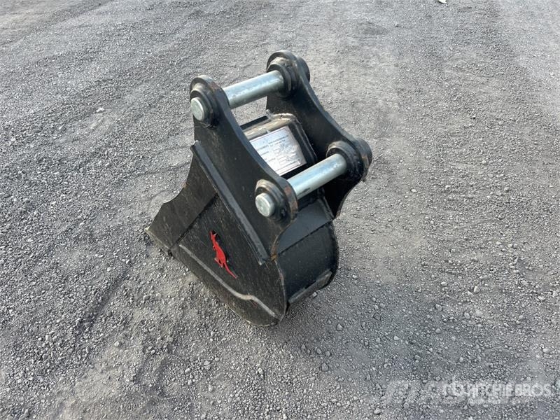 Roo Attachments SK20 200 mm Q/C Bucket Buckets