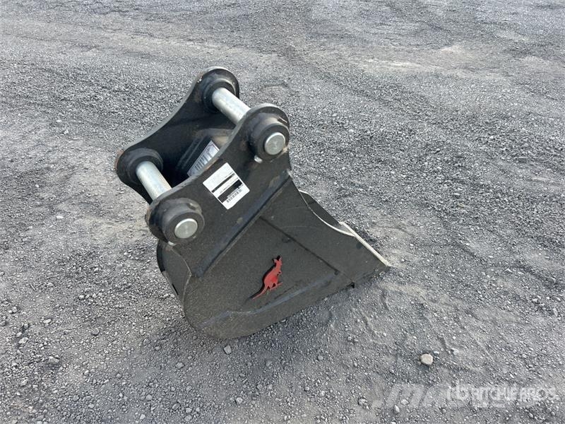 Roo Attachments SK20 200 mm Q/C Bucket Buckets
