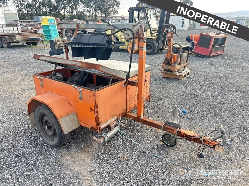  S/A Traffic Light (Inoperable) Aydinlatma kuleleri