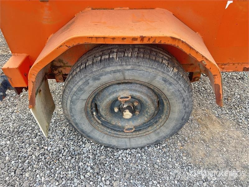  S/A Traffic Light (Inoperable) Aydinlatma kuleleri