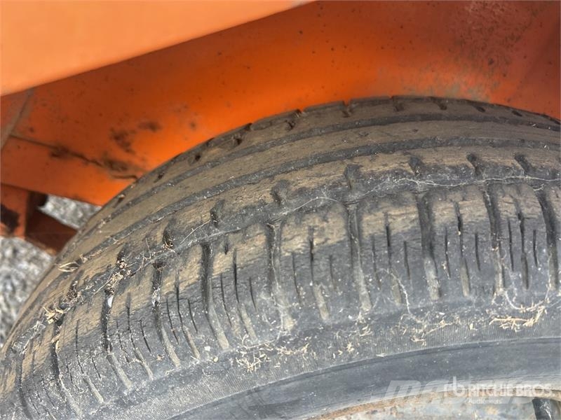  S/A Traffic Light (Inoperable) Aydinlatma kuleleri