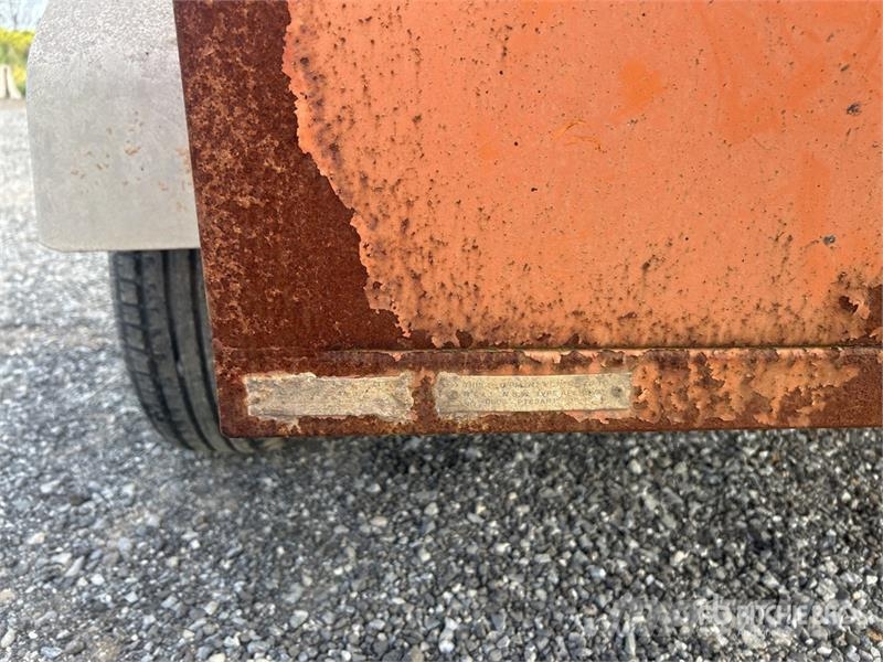  S/A Traffic Light (Inoperable) Aydinlatma kuleleri