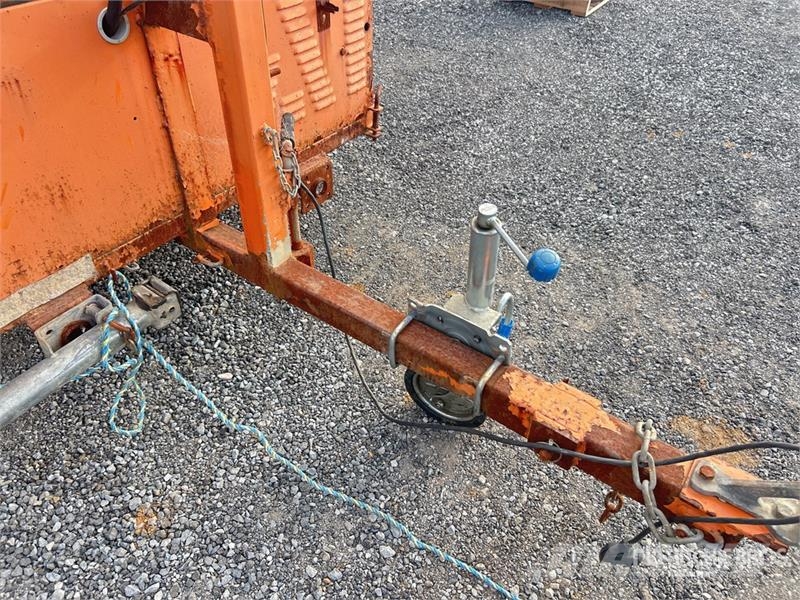  S/A Traffic Light (Inoperable) Aydinlatma kuleleri