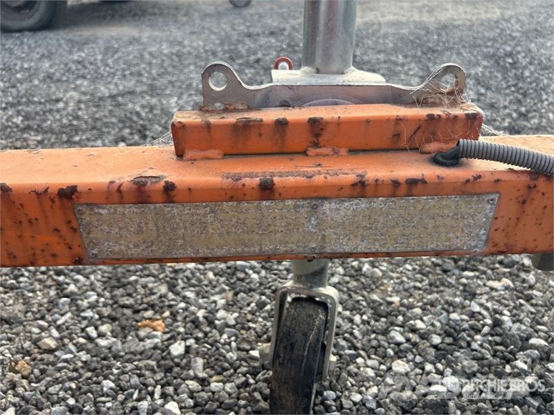  S/A Traffic Light (Inoperable) Aydinlatma kuleleri
