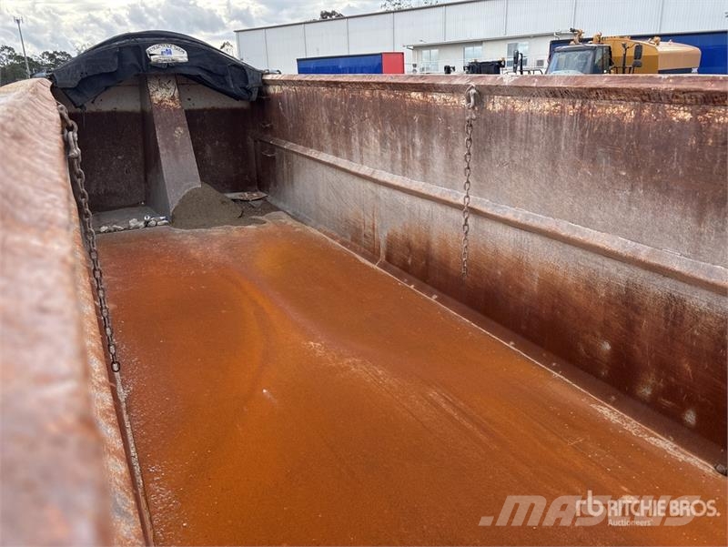 S & T Fabrication 9 m Tri/A End Dump Trailer Tipper trailers