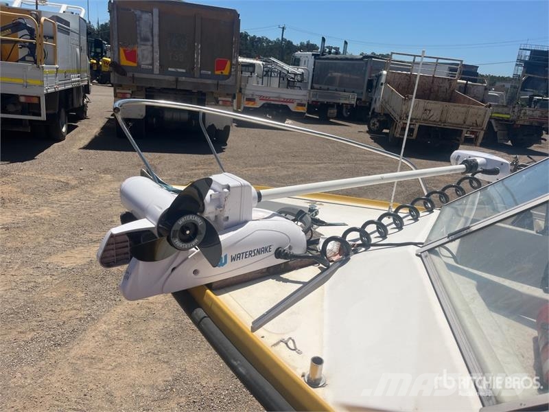 Savage STREAKER 15 ft Fishing Boat (Inoperable) Work boats / barges