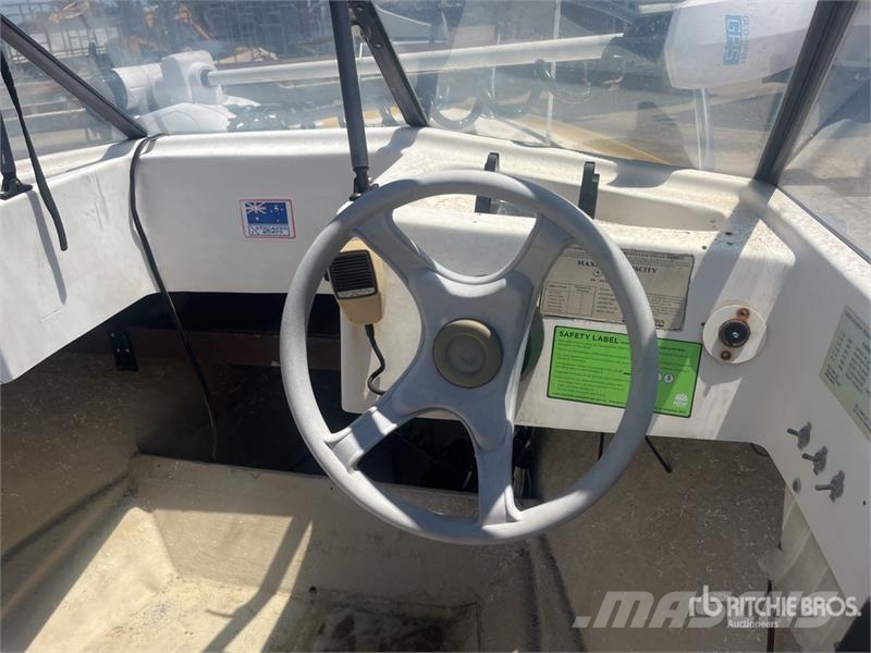 Savage STREAKER 4 m Fishing Boat Bateaux de travail, barges et pontons