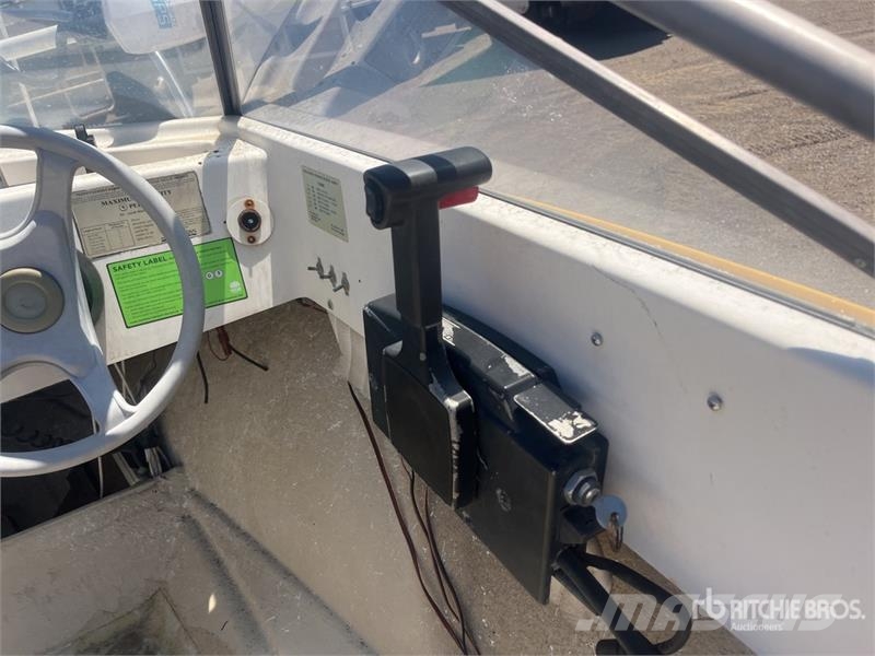 Savage STREAKER 4 m Fishing Boat Bateaux de travail, barges et pontons