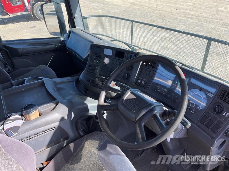 Scania P124 6x4 Flatbed Truck Pritschenwagen/Pritschenwagen mit Seitenklappe