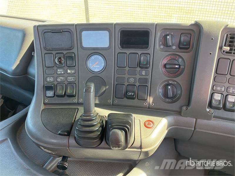 Scania P124 6x4 Flatbed Truck Pritschenwagen/Pritschenwagen mit Seitenklappe