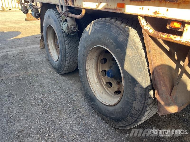 Scania P124 6x4 Flatbed Truck Pritschenwagen/Pritschenwagen mit Seitenklappe