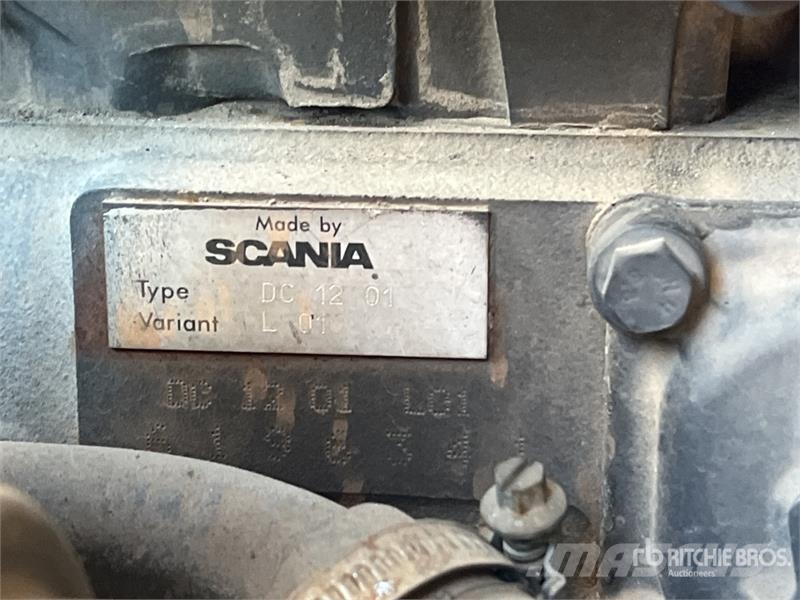 Scania P124 6x4 Flatbed Truck Pritschenwagen/Pritschenwagen mit Seitenklappe