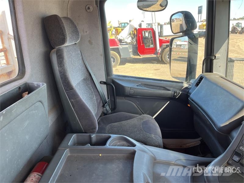 Scania P124 6x4 Flatbed Truck Pritschenwagen/Pritschenwagen mit Seitenklappe