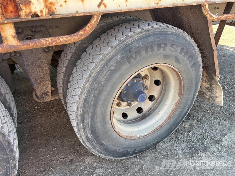Scania P124 6x4 Flatbed Truck Pritschenwagen/Pritschenwagen mit Seitenklappe