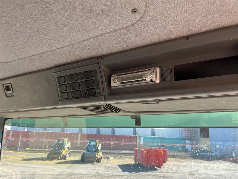 Scania P124 6x4 Flatbed Truck Pritschenwagen/Pritschenwagen mit Seitenklappe