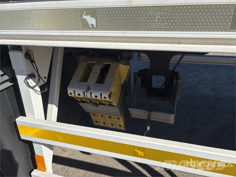 Scmitz 14.4 m Tri/A Van Trailer Remorque Fourgon