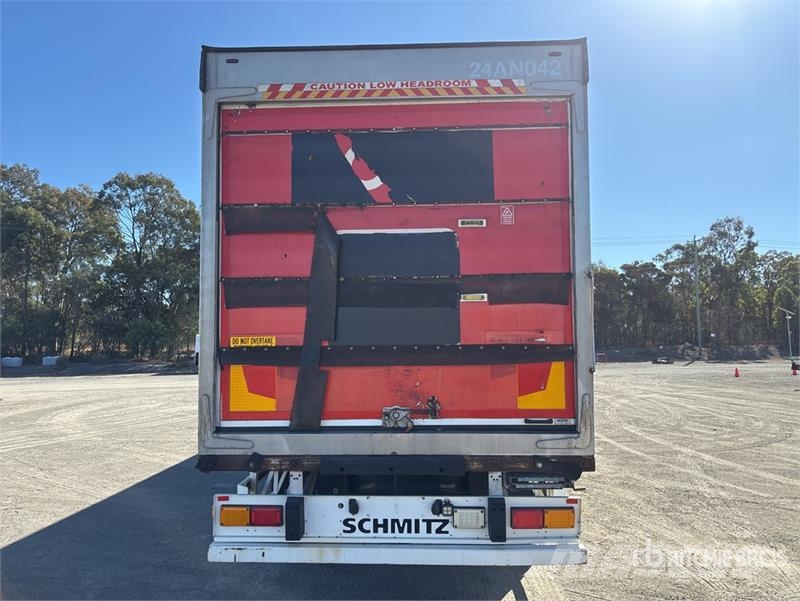 Scmitz 14.4 m Tri/A Van Trailer Remorque Fourgon