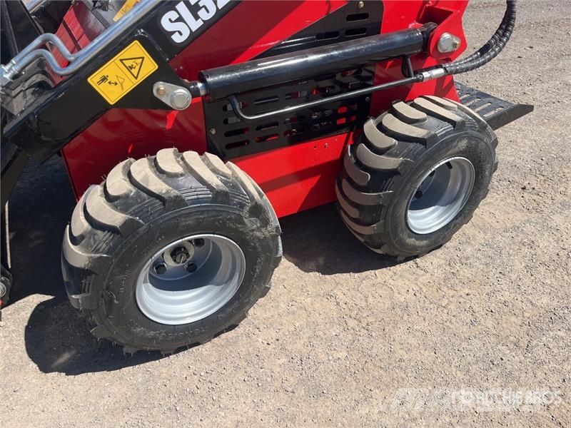  SDLOOL SL-323TZ Mini Skid Steer Loader (Unused) لوادر انزلاقية التوجيه