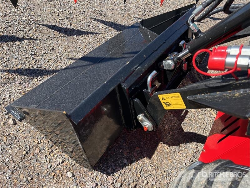 SDLOOL SL-323TZ Mini Skid Steer Loader (Unused) Skid steer loaders