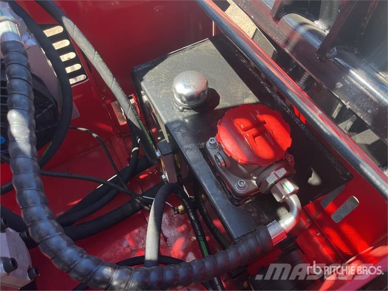  SDLOOL SL-323TZ Mini Skid Steer Loader (Unused) لوادر انزلاقية التوجيه