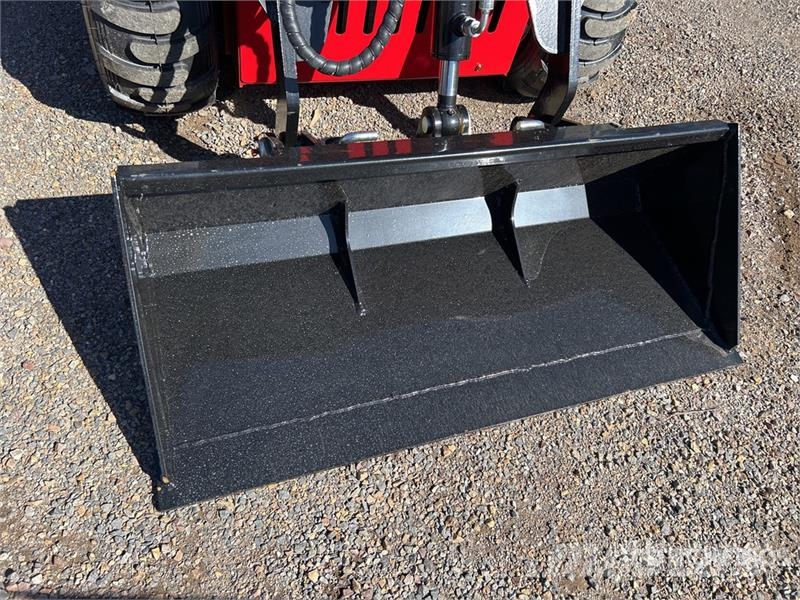 SDLOOL SL-323TZ Mini Skid Steer Loader (Unused) Skid steer loaders