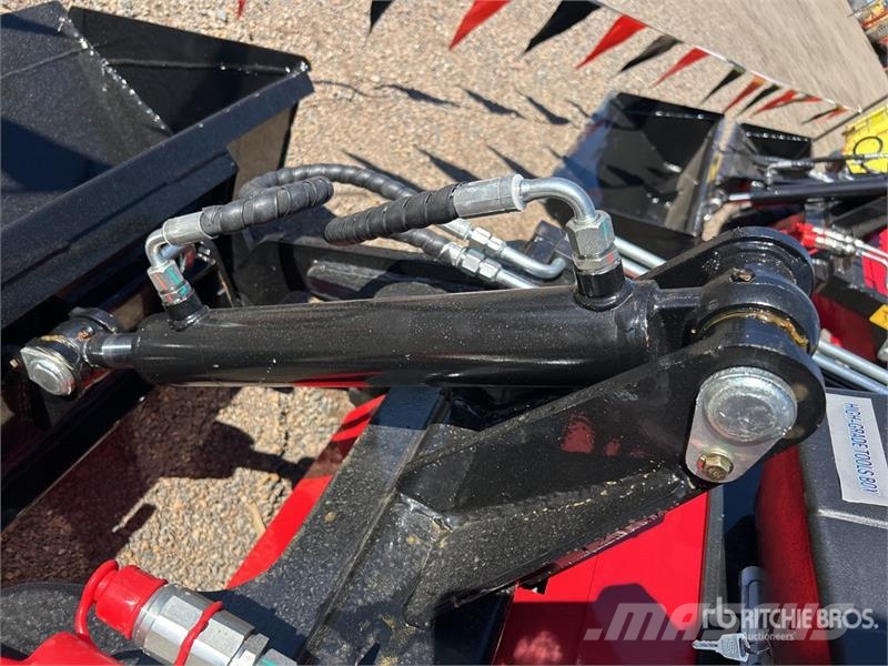 SDLOOL SL-323TZ Mini Skid Steer Loader (Unused) Skid steer loaders