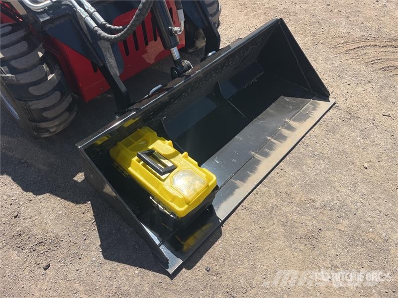  SDLOOL SL-323TZ Mini Skid Steer Loader (Unused) لوادر انزلاقية التوجيه