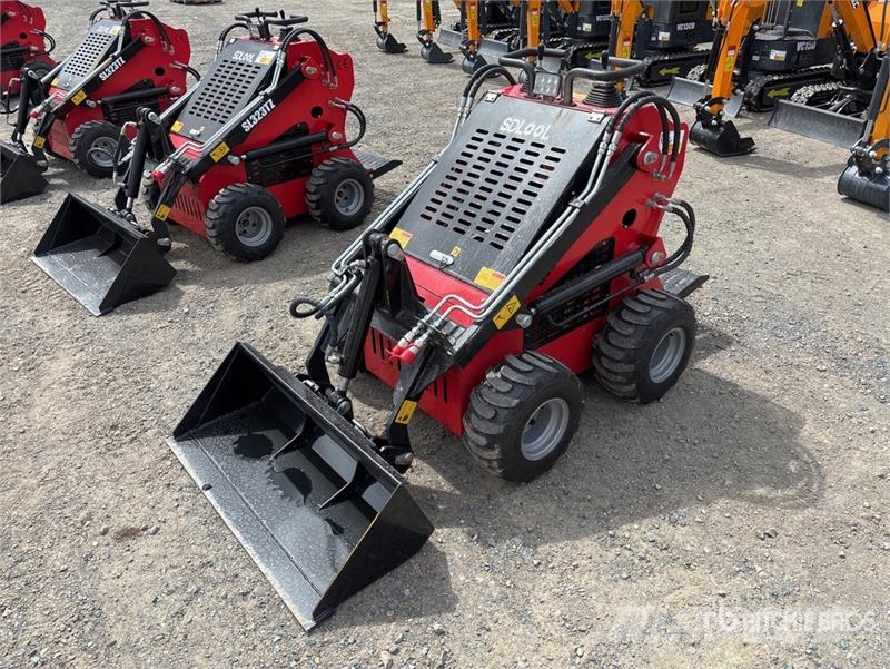 SDLOOL SL-323TZ Mini Skid Steer Loader (Unused) Skid steer loaders