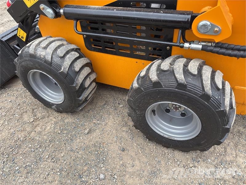  SDLOOL SL-323TZD Mini Skid Steer Loader (Unused) Skid steer loaders