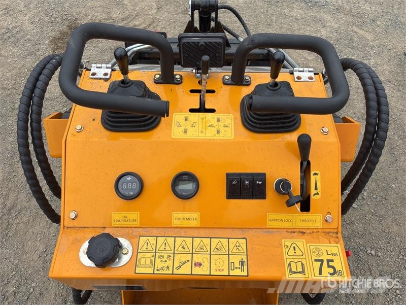  SDLOOL SL-323TZD Mini Skid Steer Loader (Unused) Skid steer loaders