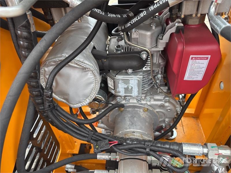  SDLOOL SL-323TZD Mini Skid Steer Loader (Unused) Skid steer mini nakladalci