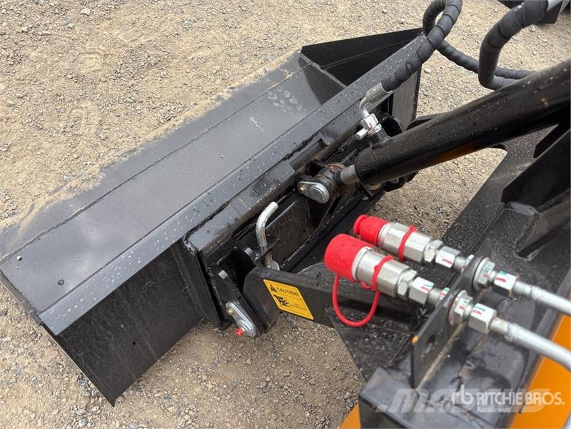  SDLOOL SL-323TZD Mini Skid Steer Loader (Unused) Skid steer loaders