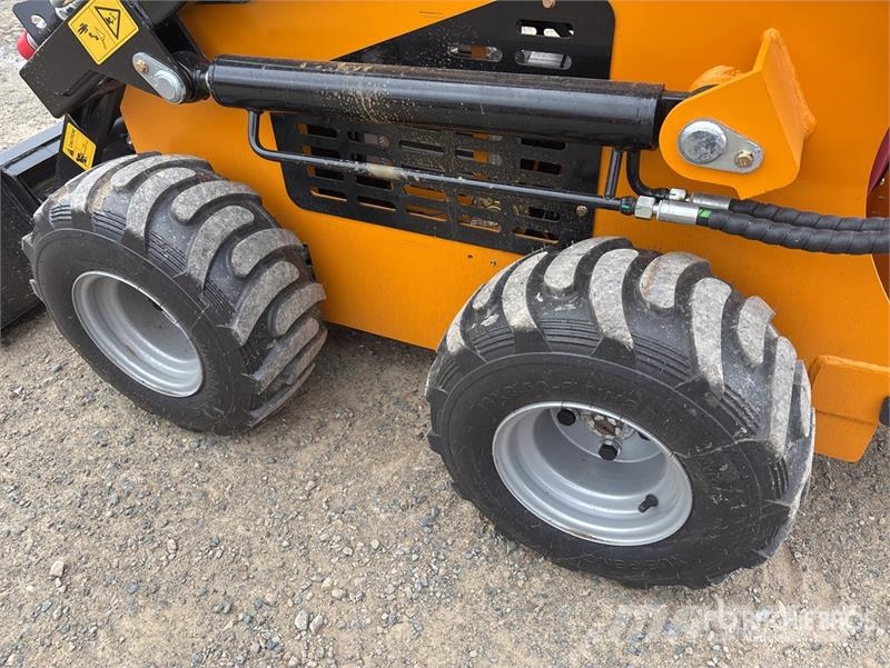 SDLOOL SL-323TZD Mini Skid Steer Loader (Unused) スキッドステアローダー