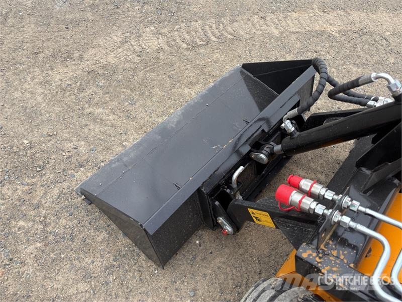 SDLOOL SL-323TZD Mini Skid Steer Loader (Unused) スキッドステアローダー
