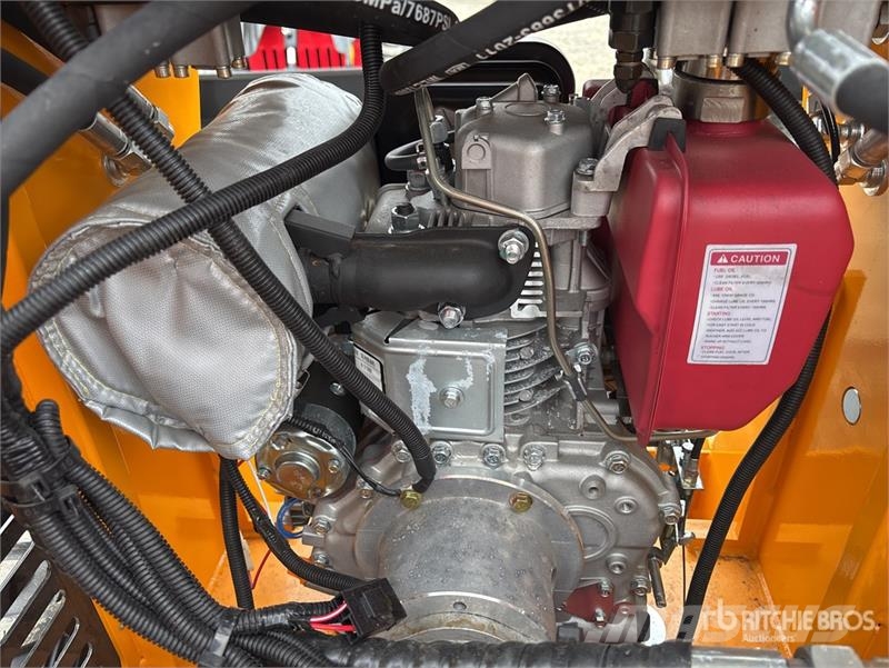  SDLOOL SL-323TZD Mini Skid Steer Loader (Unused) Skid steer loaders