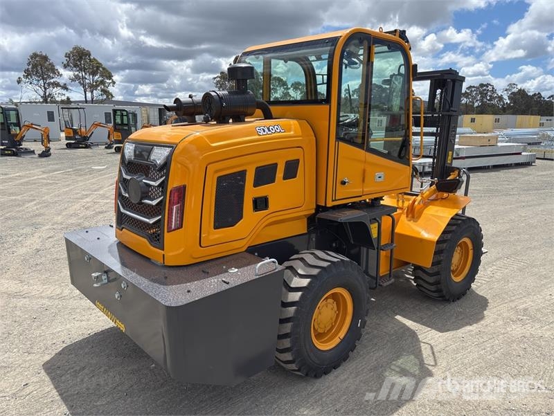  SDLOOL SL-35 3.5 ton 4x2 Rough Terrain Forklift (U شاحنات الطرق الوعرة