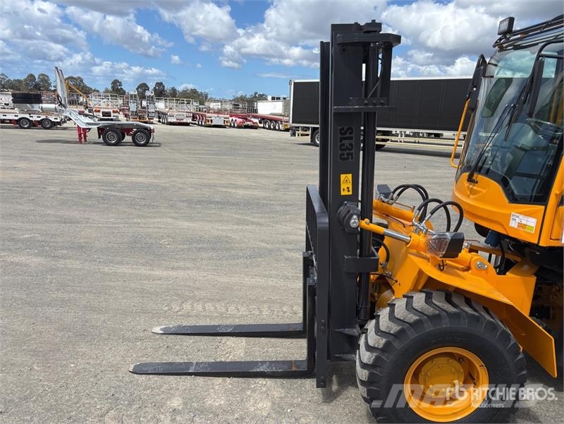  SDLOOL SL-35 3.5 ton 4x2 Rough Terrain Forklift (U شاحنات الطرق الوعرة