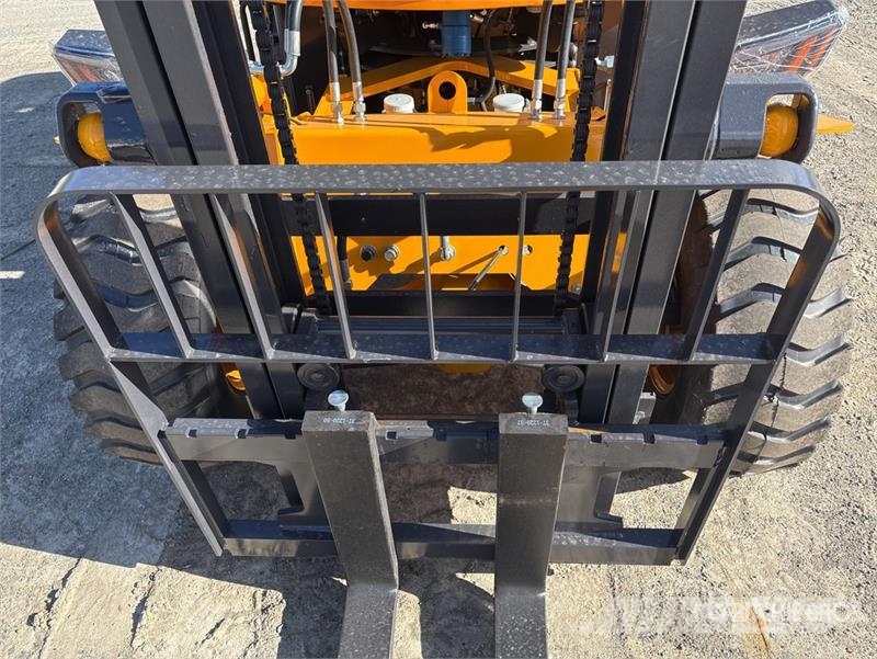 SDLOOL SL-35 3.5 ton 4x4 Rough Terrain Forklift (U 越野叉车|叉装车