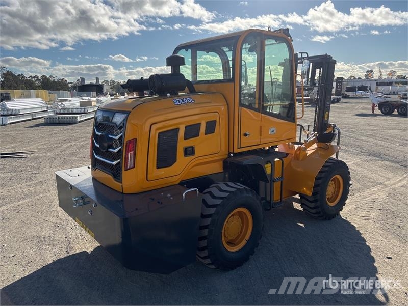 SDLOOL SL-35 4x4 Rough Terrain Forklift (Unused) شاحنات الطرق الوعرة