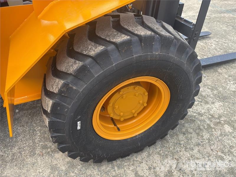 SDLOOL SL-35 Rough Terrain Forklift (Unused) Vanterenski viljuškar