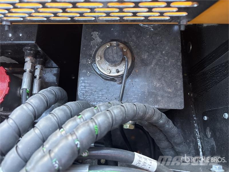 SDLOOL SL1050L Compact Track Loader (Unused) Chargeuse compacte