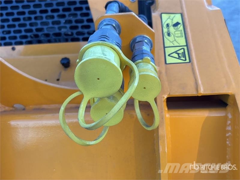 SDLOOL SL1050L Compact Track Loader (Unused) Chargeuse compacte