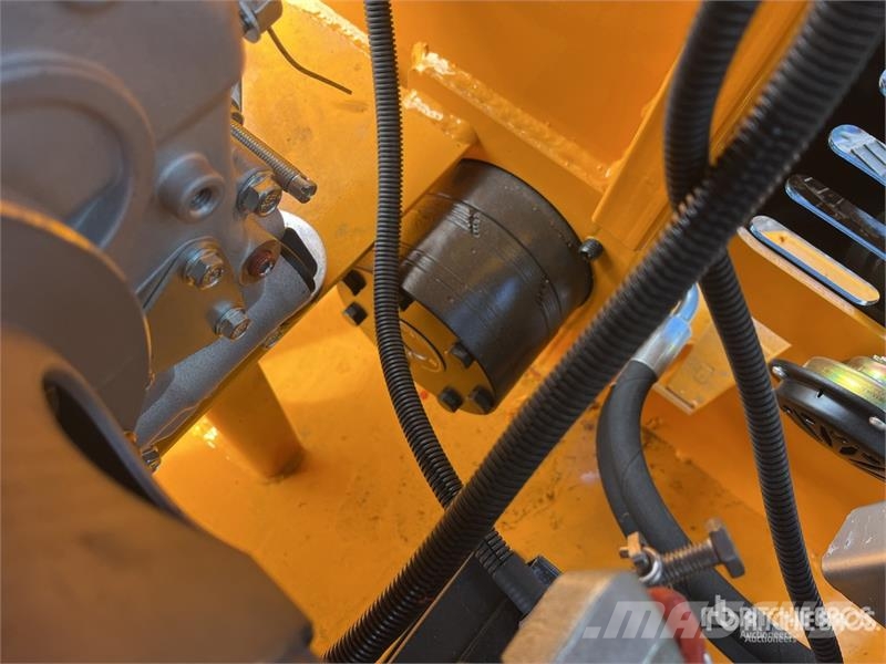 SDLOOL SL360TD Mini Compact Track Loader (Unused) لوادر انزلاقية التوجيه