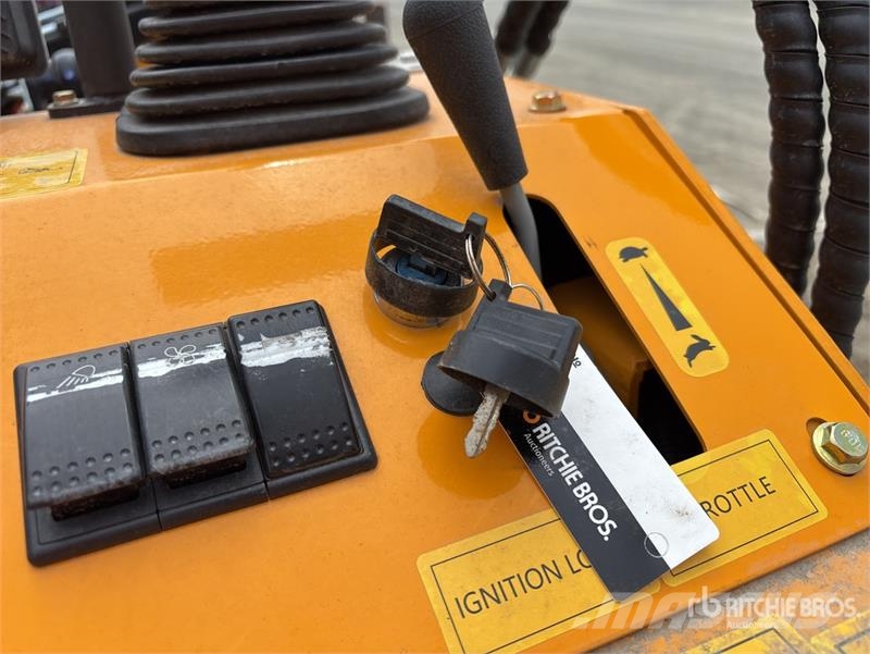 SDLOOL SL360TD Mini Skid Steer Loader (Unused) Skid steer mini nakladalci