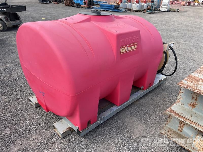 Silvan 1500 L Skid Mounted Poly Water Tank Fuel and additive tanks