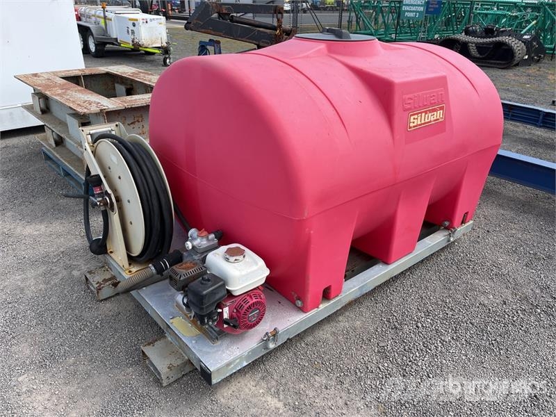 Silvan 1500 L Skid Mounted Poly Water Tank Fuel and additive tanks