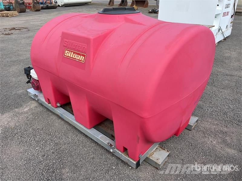 Silvan 1500 L Skid Mounted Poly Water Tank Fuel and additive tanks
